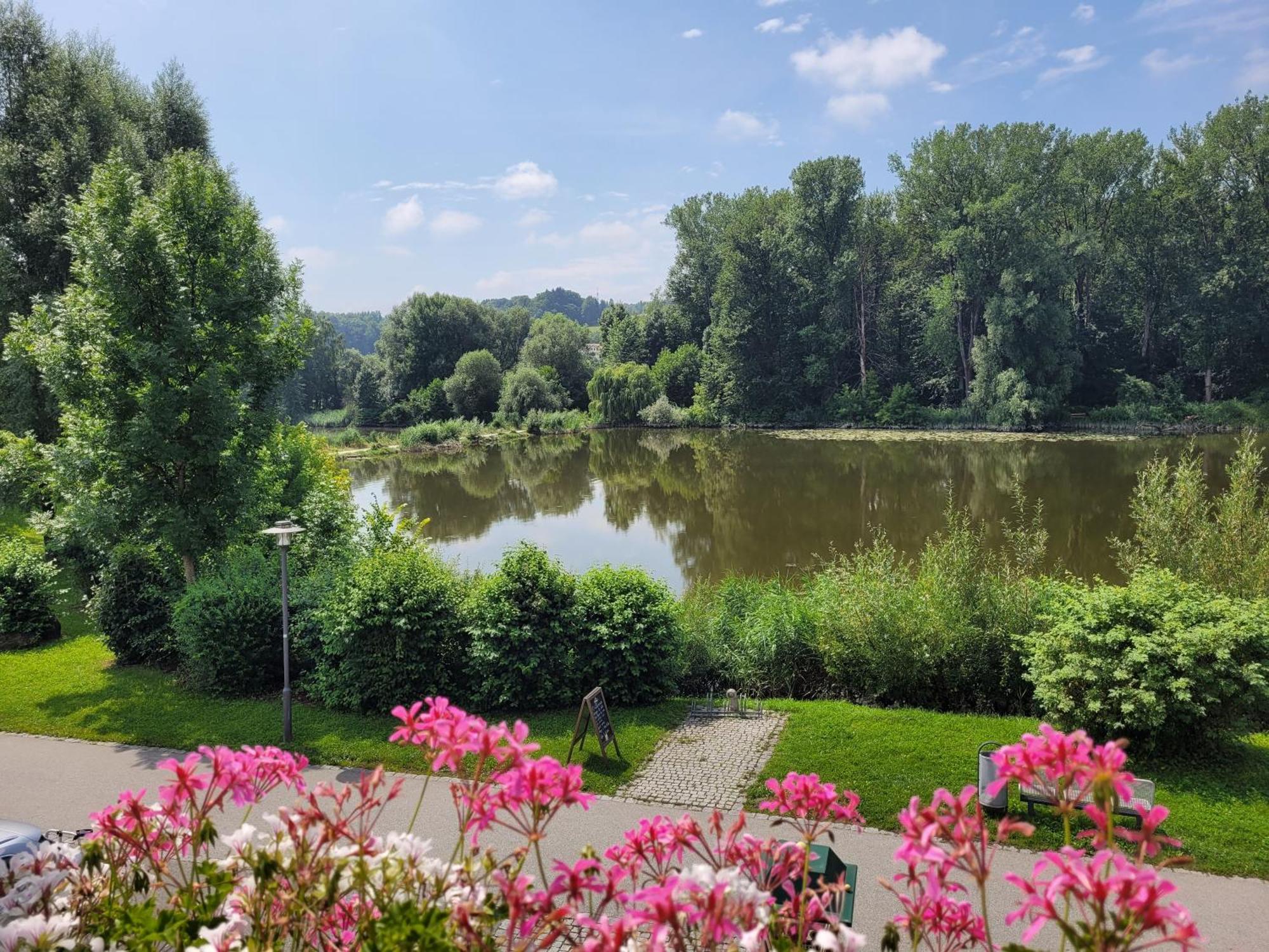 Hotel Restaurant Zum Goldenen Anker Mit Hallenbad & Wellnessbereich Windorf  Екстериор снимка