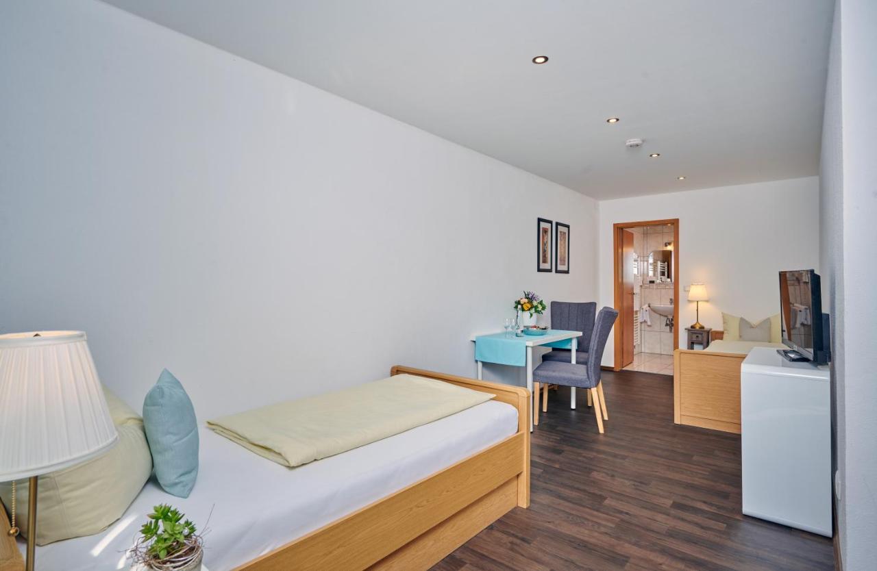 Hotel Restaurant Zum Goldenen Anker Mit Hallenbad & Wellnessbereich Windorf  Екстериор снимка
