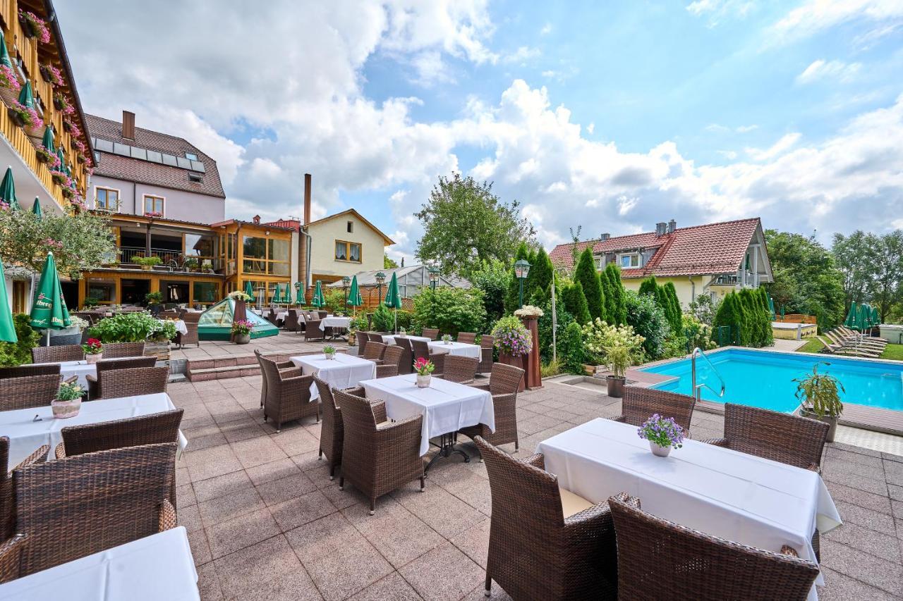 Hotel Restaurant Zum Goldenen Anker Mit Hallenbad & Wellnessbereich Windorf  Екстериор снимка