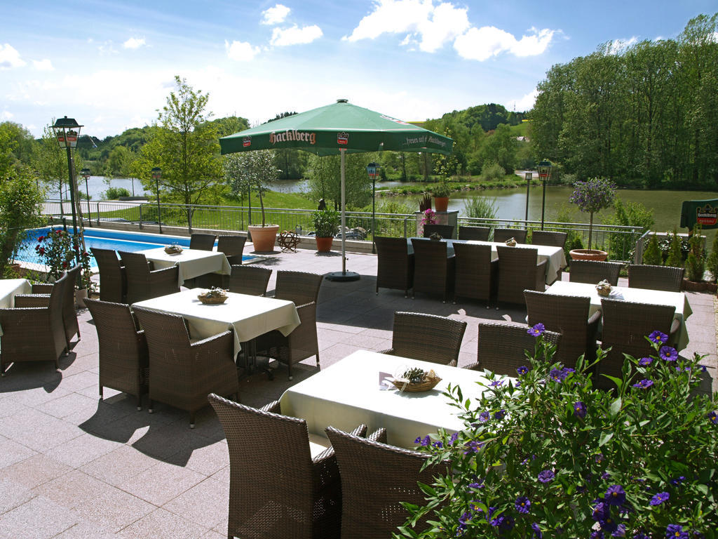 Hotel Restaurant Zum Goldenen Anker Mit Hallenbad & Wellnessbereich Windorf  Стая снимка
