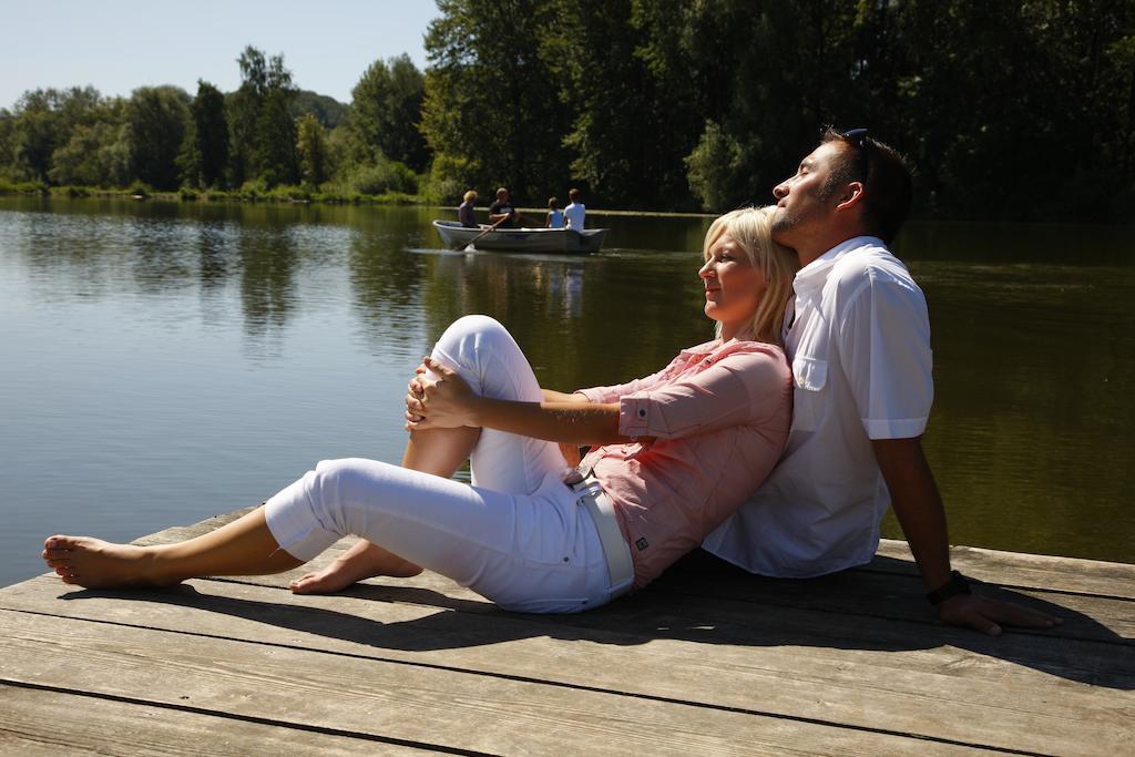 Hotel Restaurant Zum Goldenen Anker Mit Hallenbad & Wellnessbereich Windorf  Стая снимка